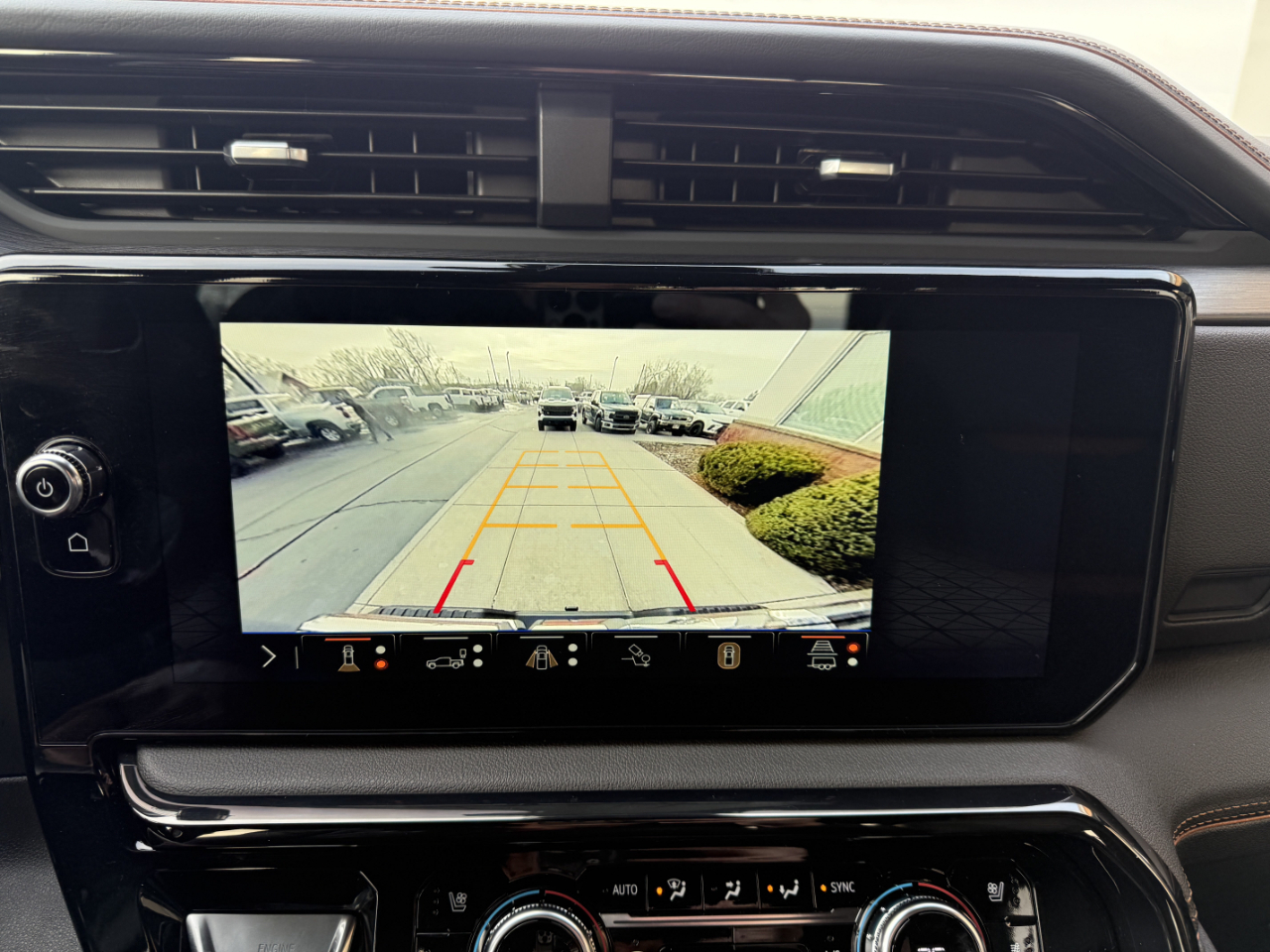 GMC Sierra 1500 4WD Crew Cab 147" AT4 2025