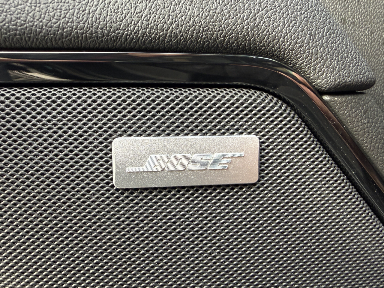 GMC Sierra 1500 4WD Crew Cab 147" AT4 2025