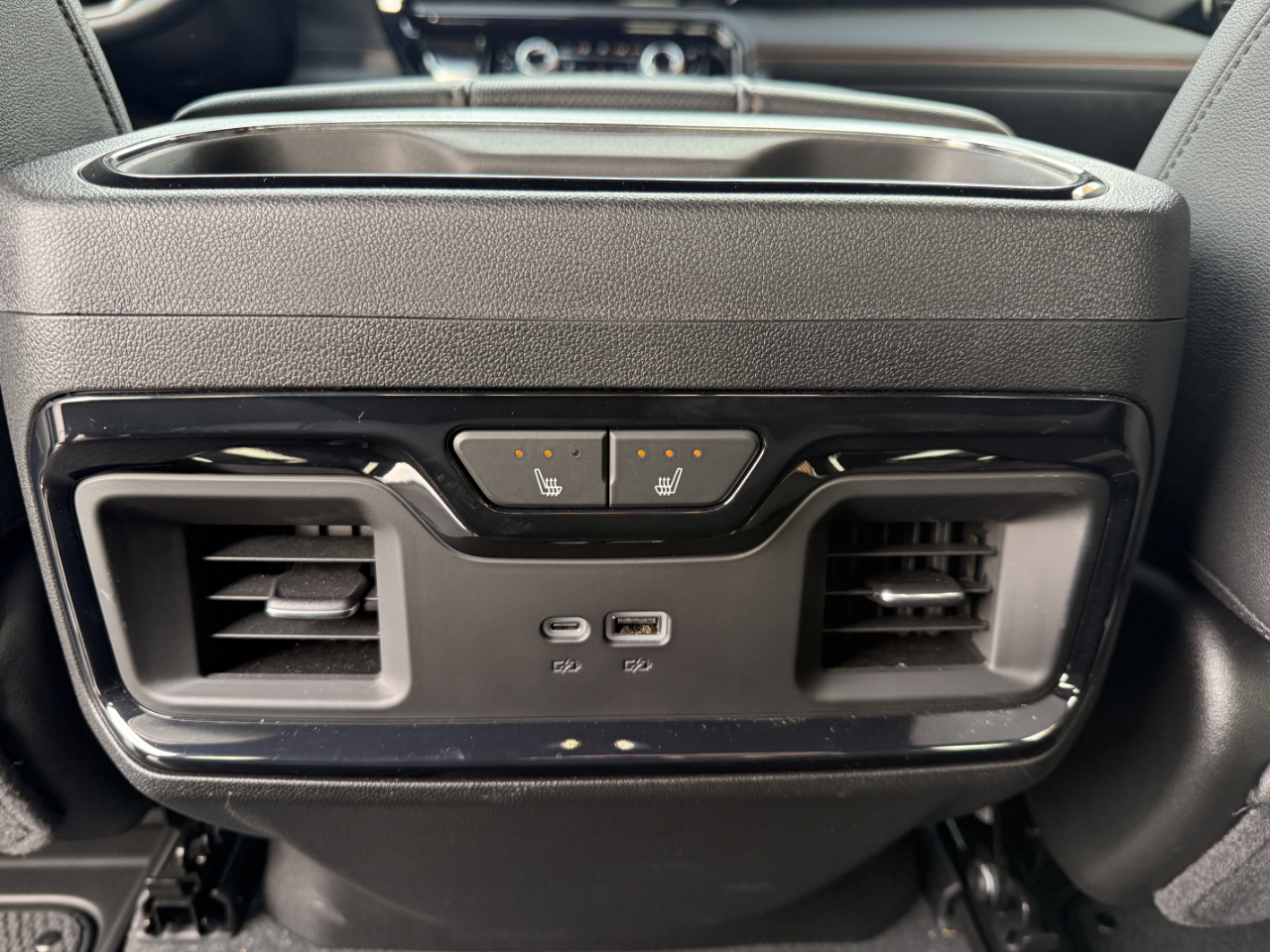 GMC Sierra 1500 4WD Crew Cab 147" AT4 2025