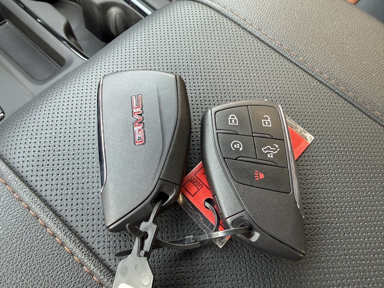 GMC Sierra 1500 4WD Crew Cab 147" AT4 2025