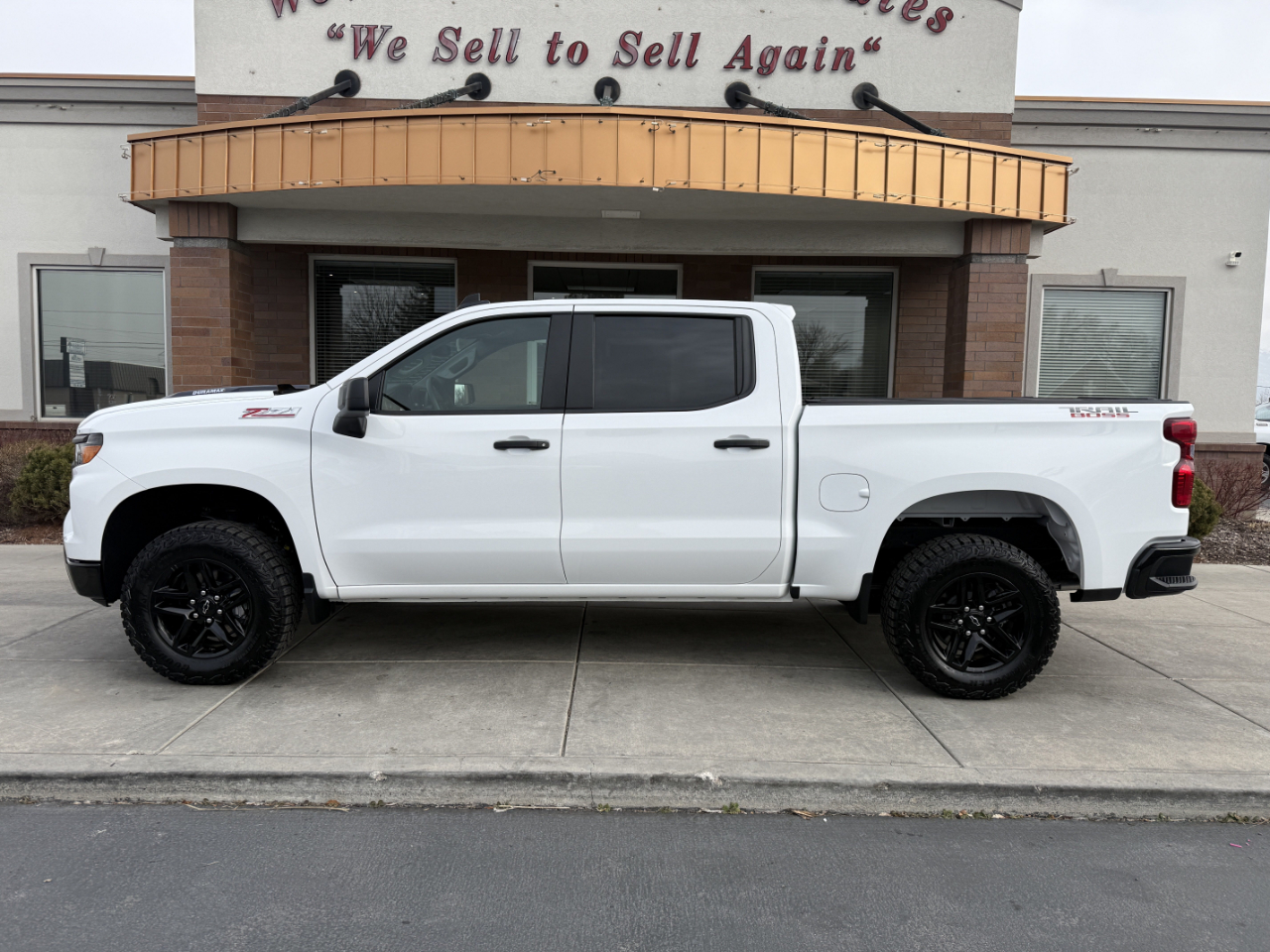 Chevrolet Silverado 1500 4WD Crew Cab 147" Custom Trail Boss 2025