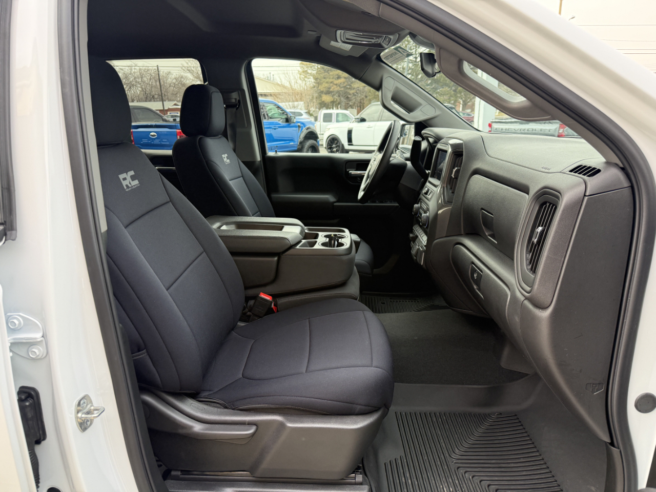 Chevrolet Silverado 1500 4WD Crew Cab 147" Custom Trail Boss 2025