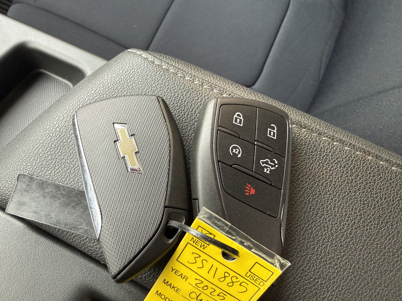 Chevrolet Silverado 1500 4WD Crew Cab 147" Custom Trail Boss 2025