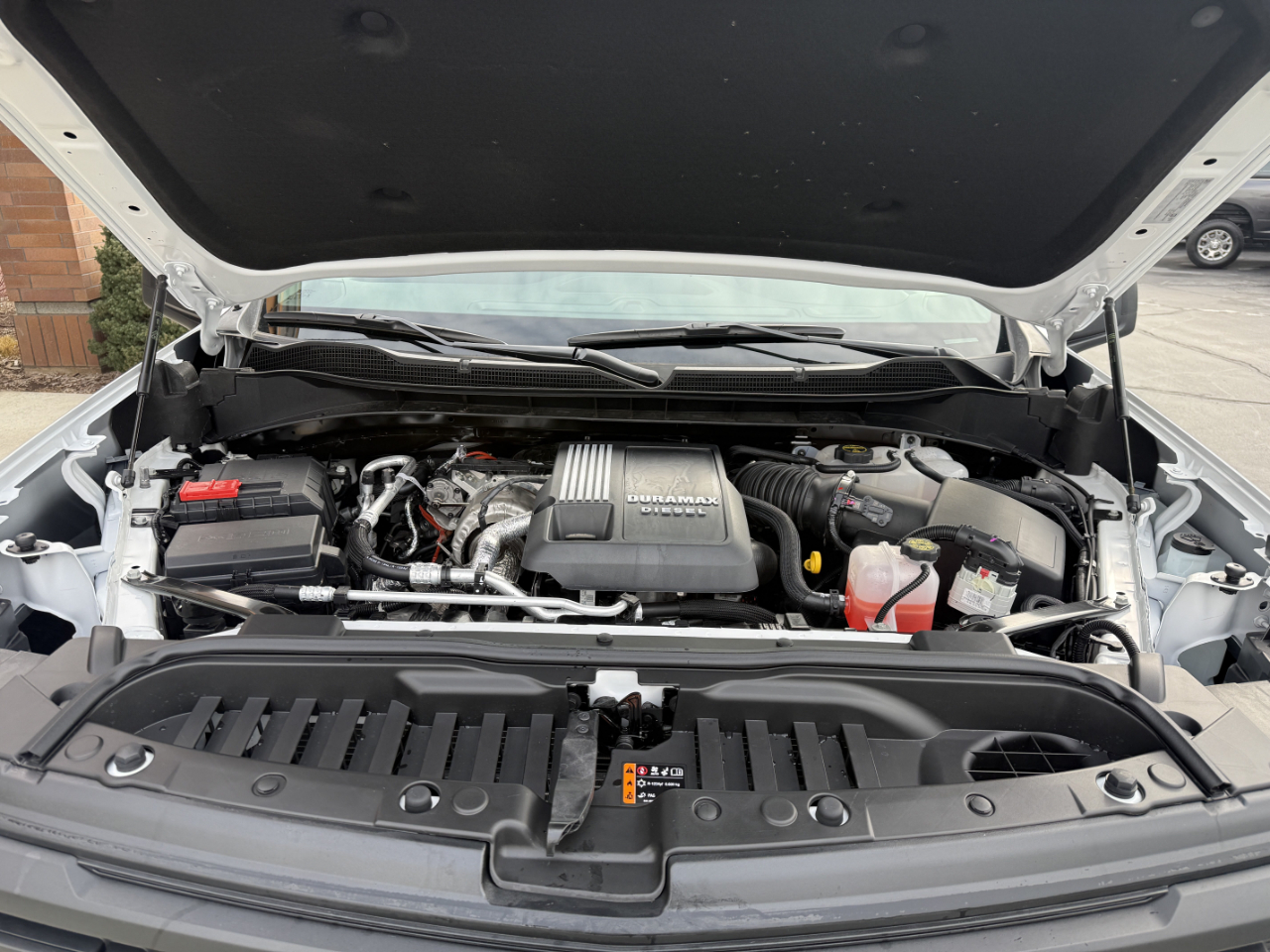 Chevrolet Silverado 1500 4WD Crew Cab 147" Custom Trail Boss 2025