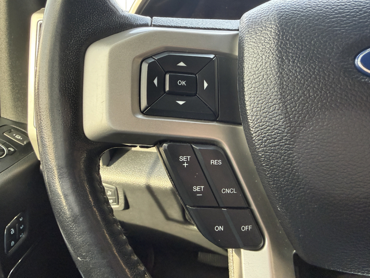 Ford Super Duty F-350 SRW Lariat 4WD Crew Cab 6.75' Box 2021