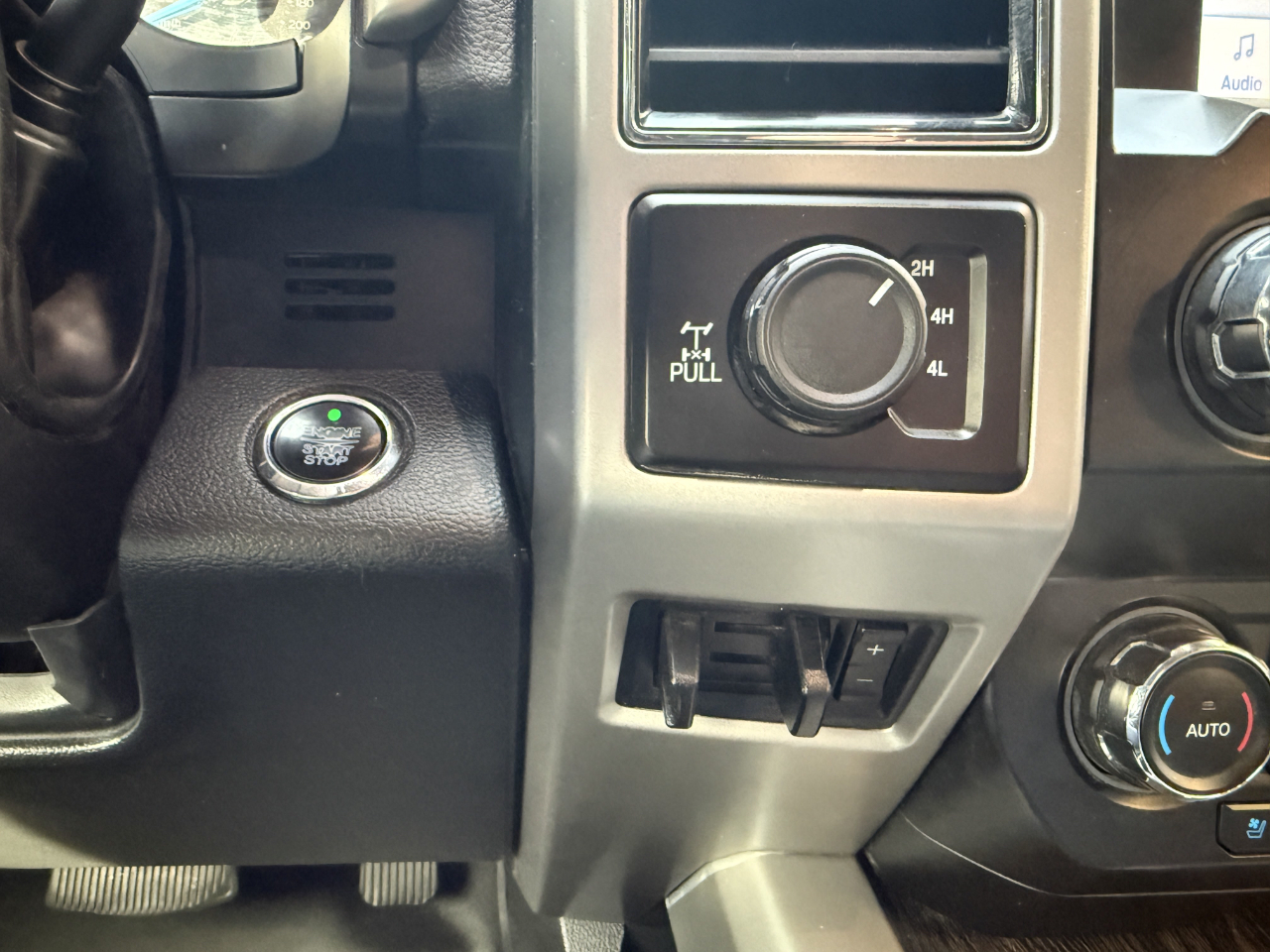 Ford Super Duty F-350 SRW Lariat 4WD Crew Cab 6.75' Box 2021