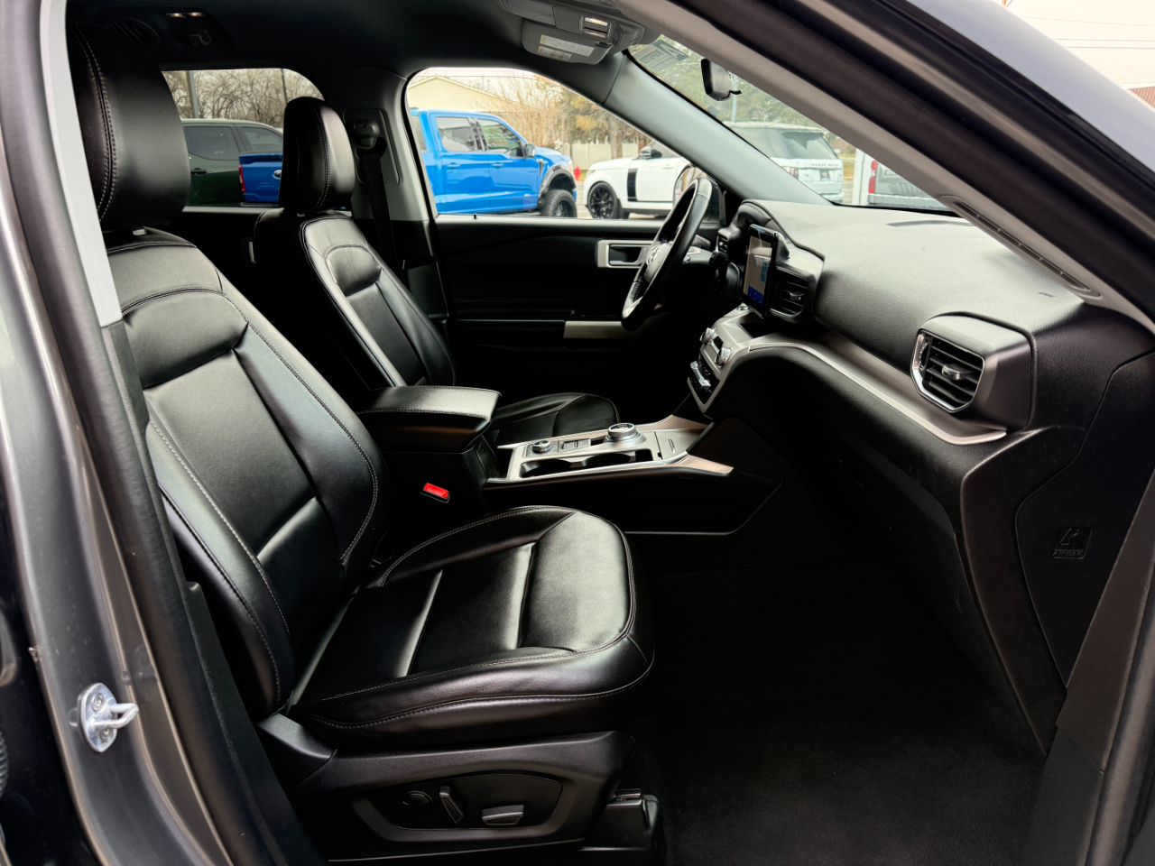 Ford Explorer XLT 4WD 2023