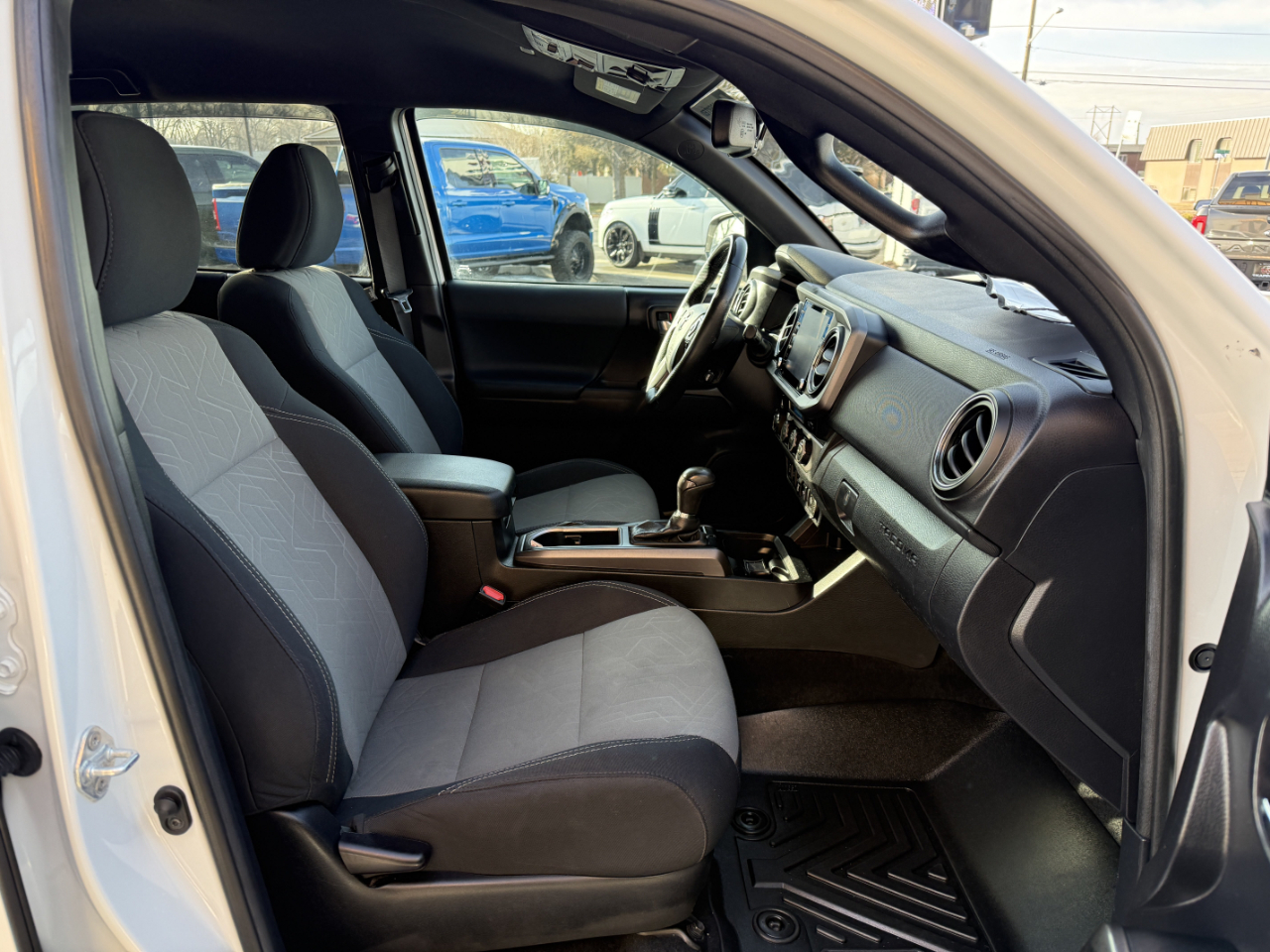 Toyota Tacoma 4WD TRD Off Road Double Cab 5' Bed V6 AT (Natl) 2021