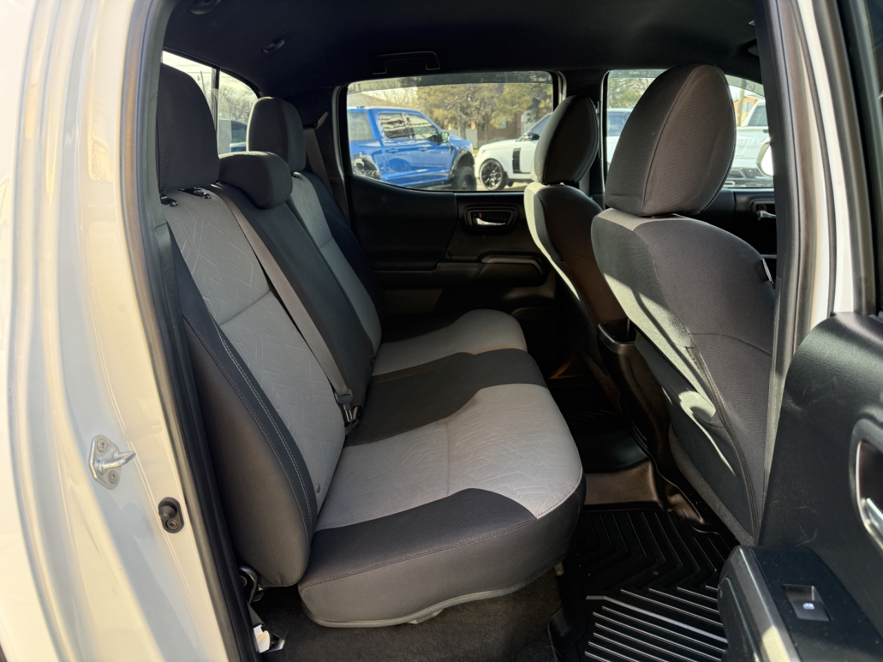 Toyota Tacoma 4WD TRD Off Road Double Cab 5' Bed V6 AT (Natl) 2021