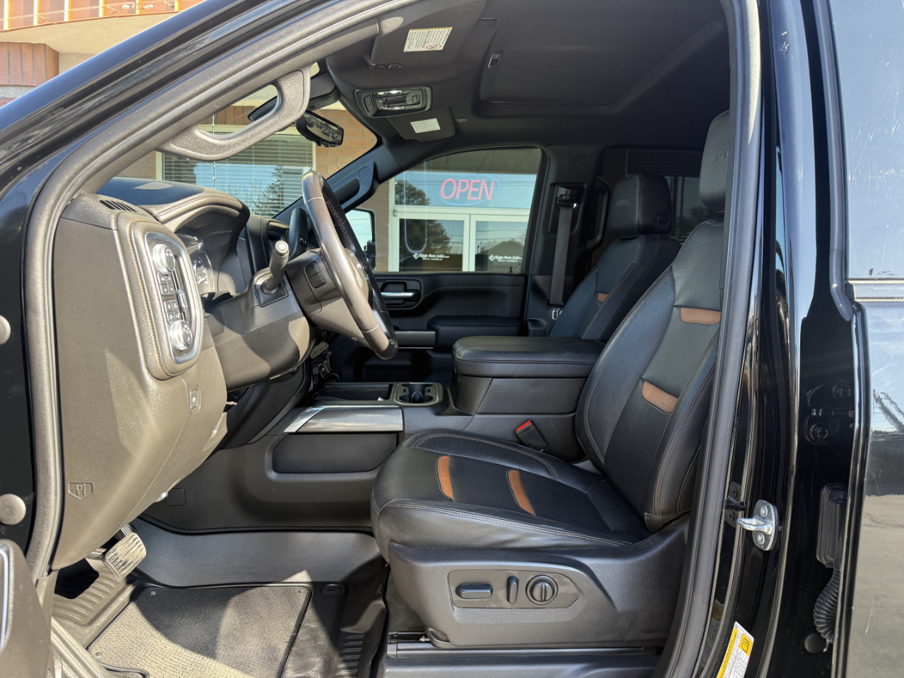 GMC Sierra 3500HD 4WD Crew Cab 159" AT4 2023