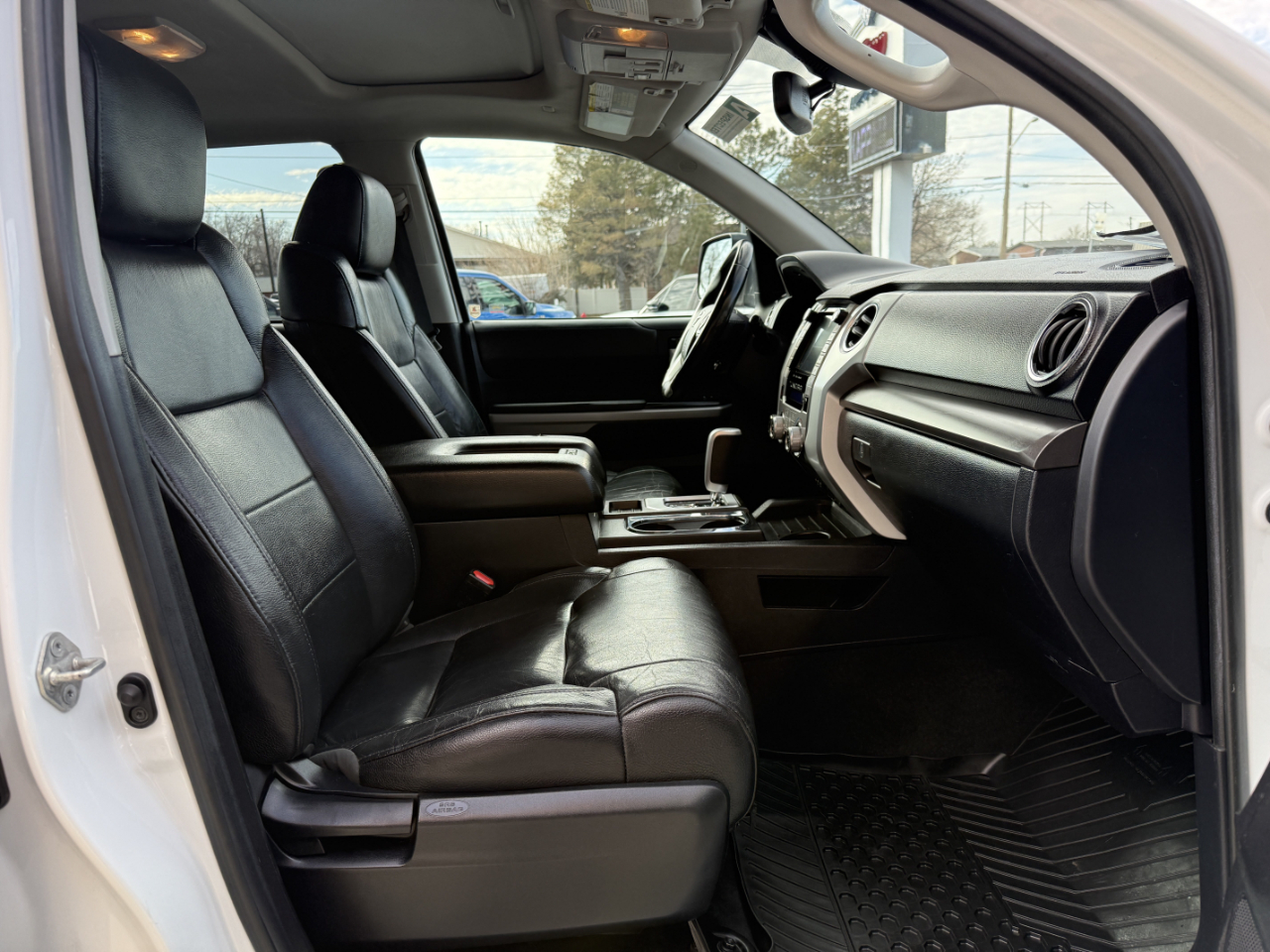 Toyota Tundra 4WD SR5 CrewMax 5.5' Bed 5.7L (Natl) 2020