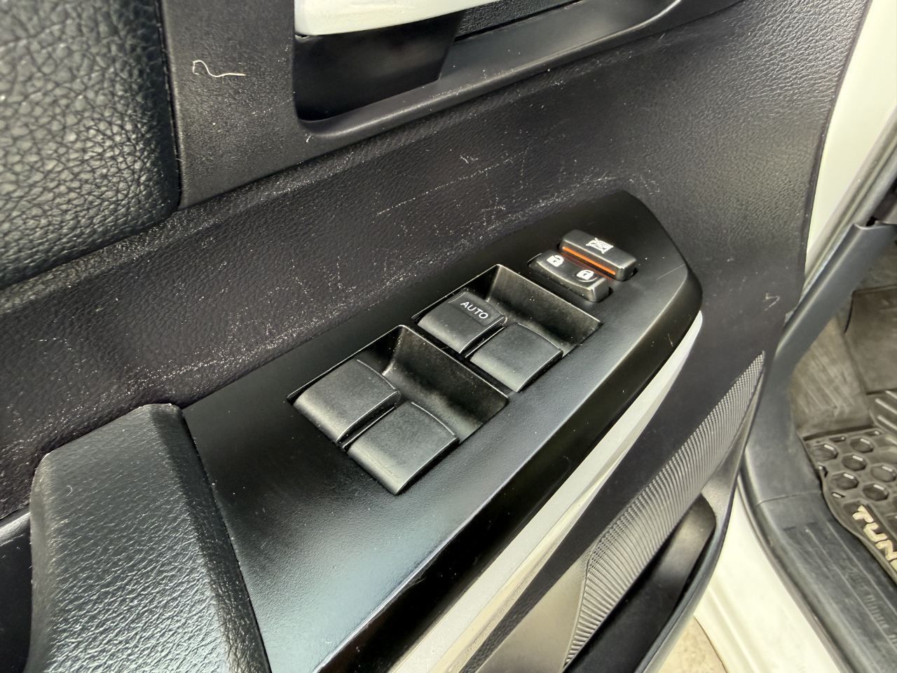 Toyota Tundra 4WD SR5 CrewMax 5.5' Bed 5.7L (Natl) 2020