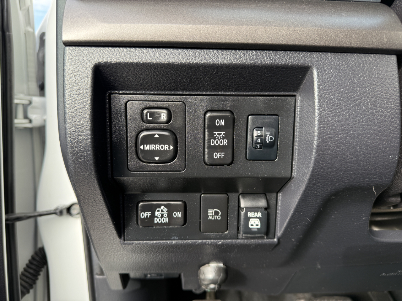 Toyota Tundra 4WD SR5 CrewMax 5.5' Bed 5.7L (Natl) 2020