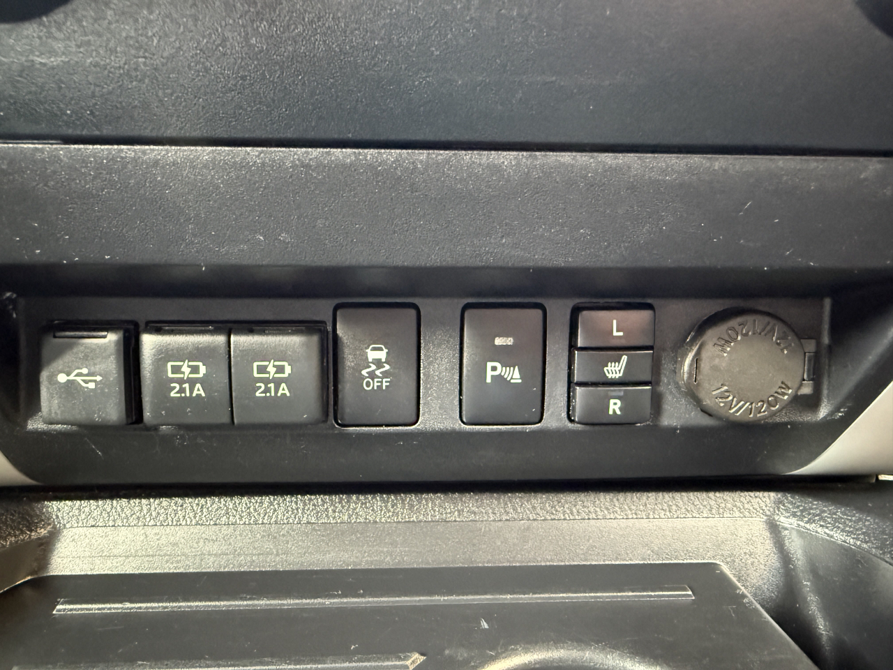 Toyota Tundra 4WD SR5 CrewMax 5.5' Bed 5.7L (Natl) 2020