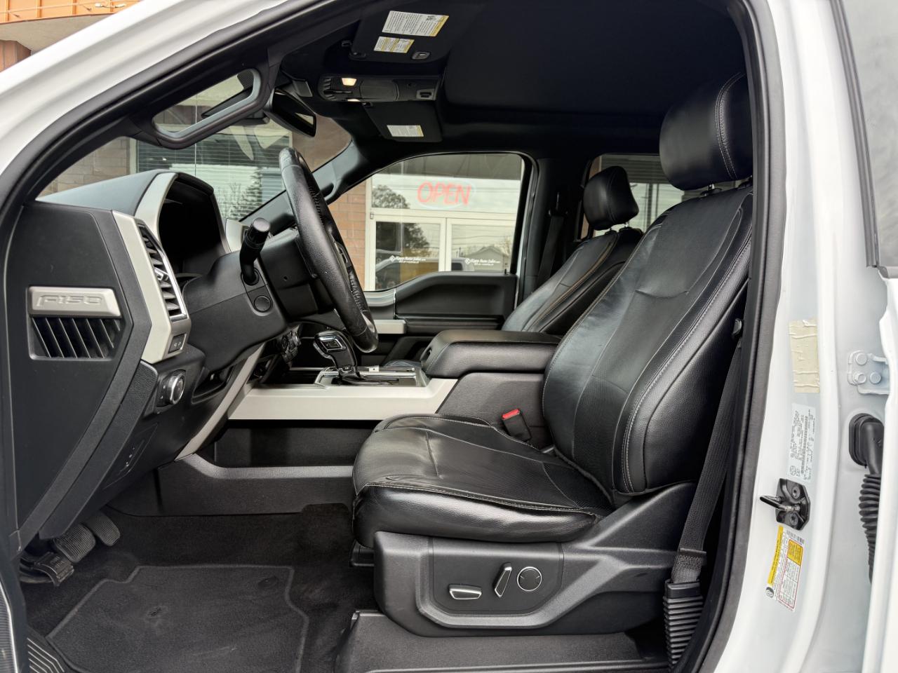 Ford F-150 4WD SuperCrew 145" Lariat 2016