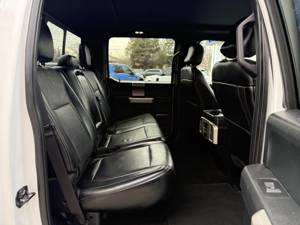 Ford F-150 4WD SuperCrew 145" Lariat 2016