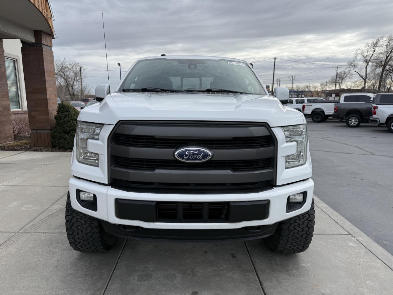 Ford F-150 4WD SuperCrew 145" Lariat 2016