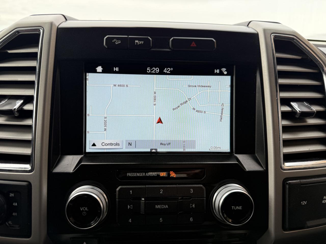 Ford F-150 4WD SuperCrew 145" Lariat 2016