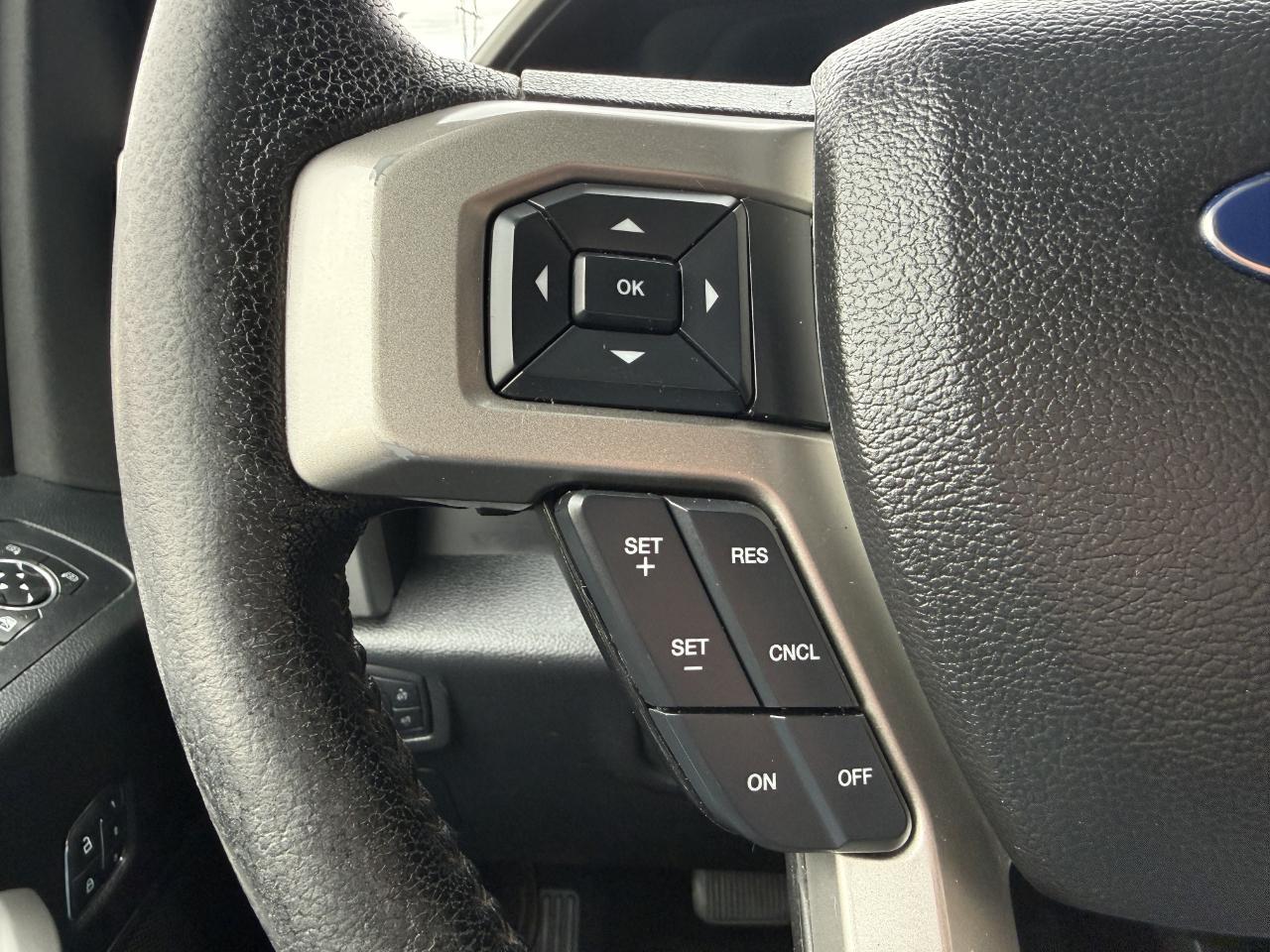 Ford F-150 4WD SuperCrew 145" Lariat 2016