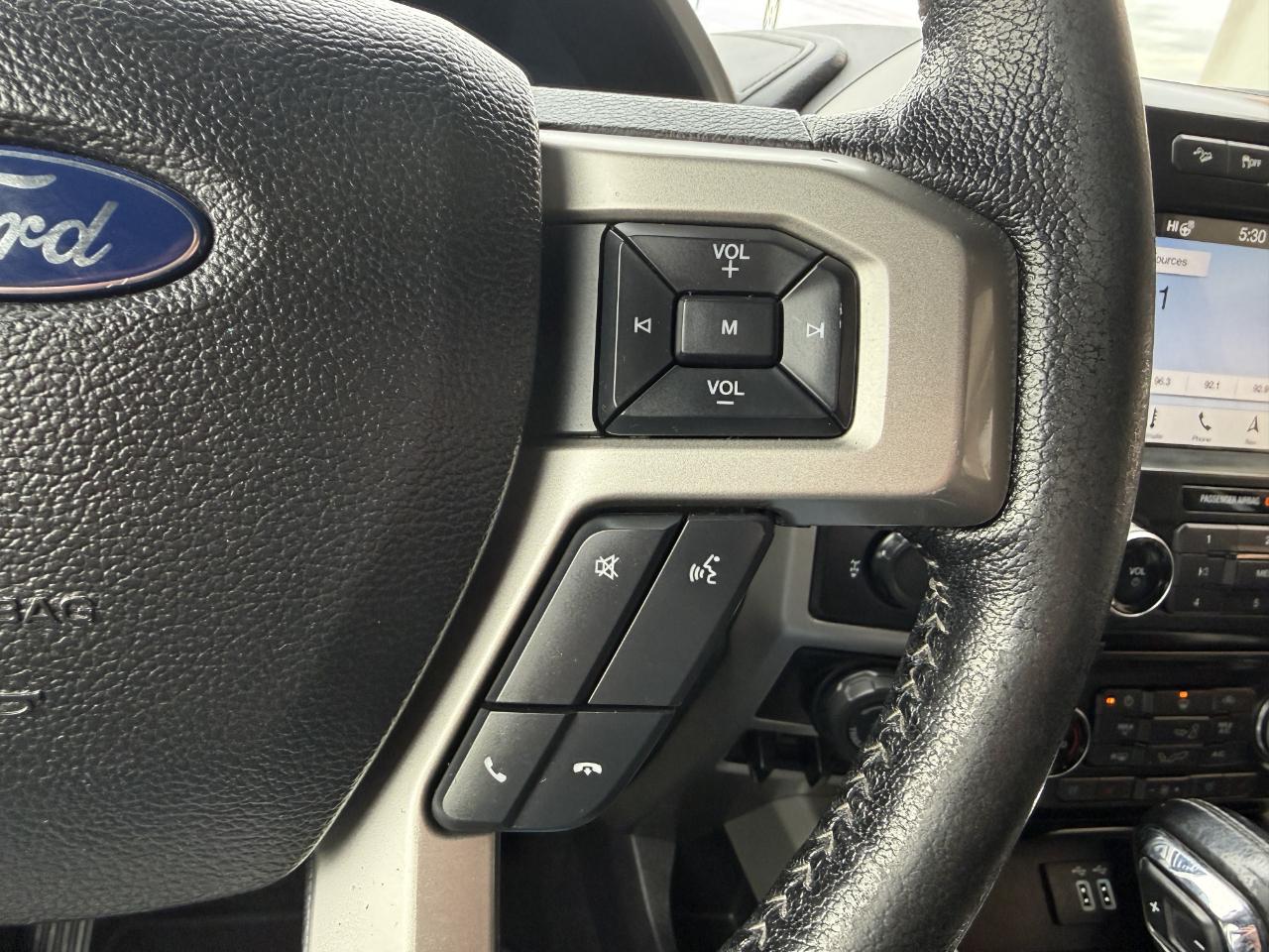 Ford F-150 4WD SuperCrew 145" Lariat 2016