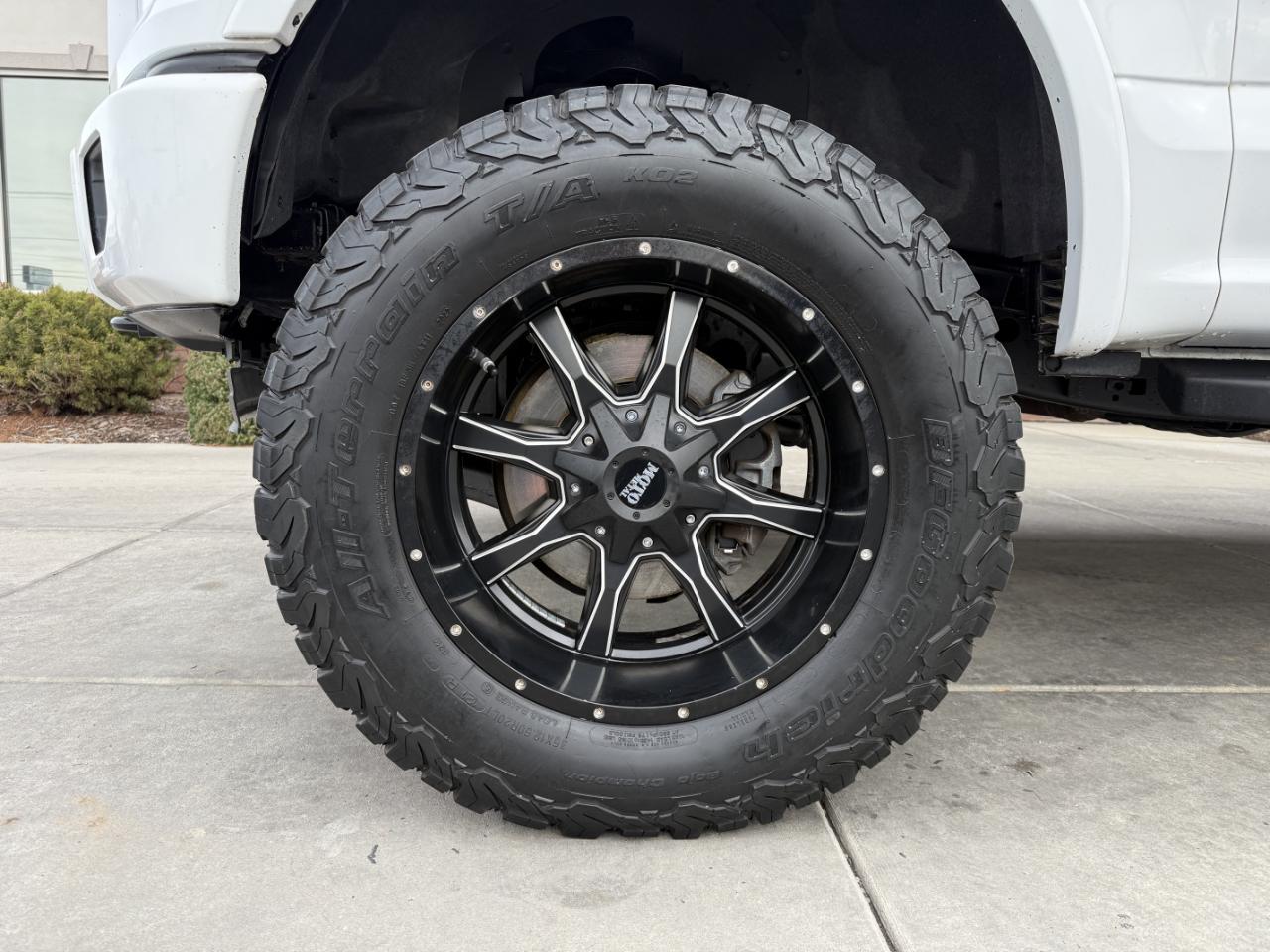 Ford F-150 4WD SuperCrew 145" Lariat 2016