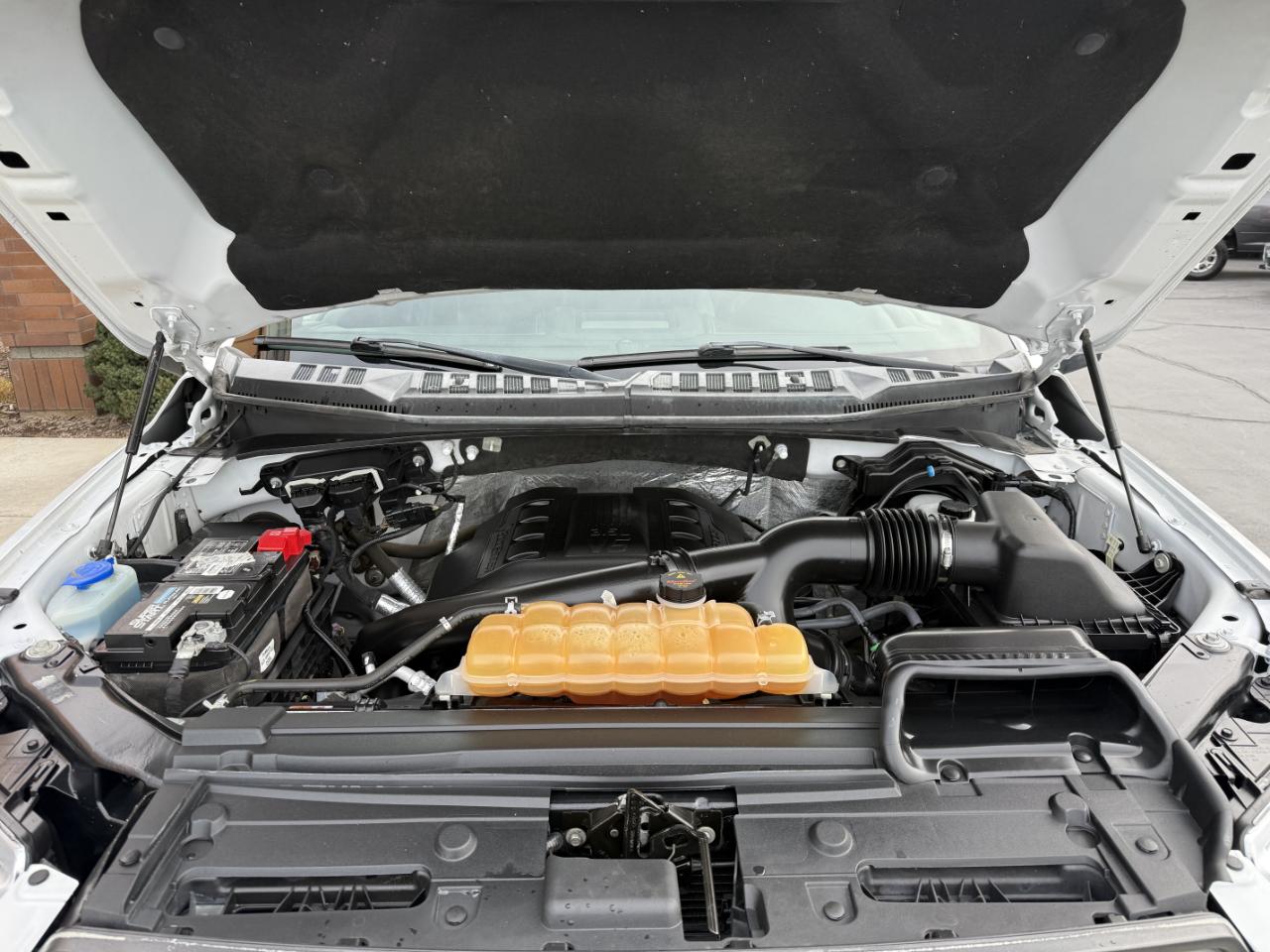 Ford F-150 4WD SuperCrew 145" Lariat 2016