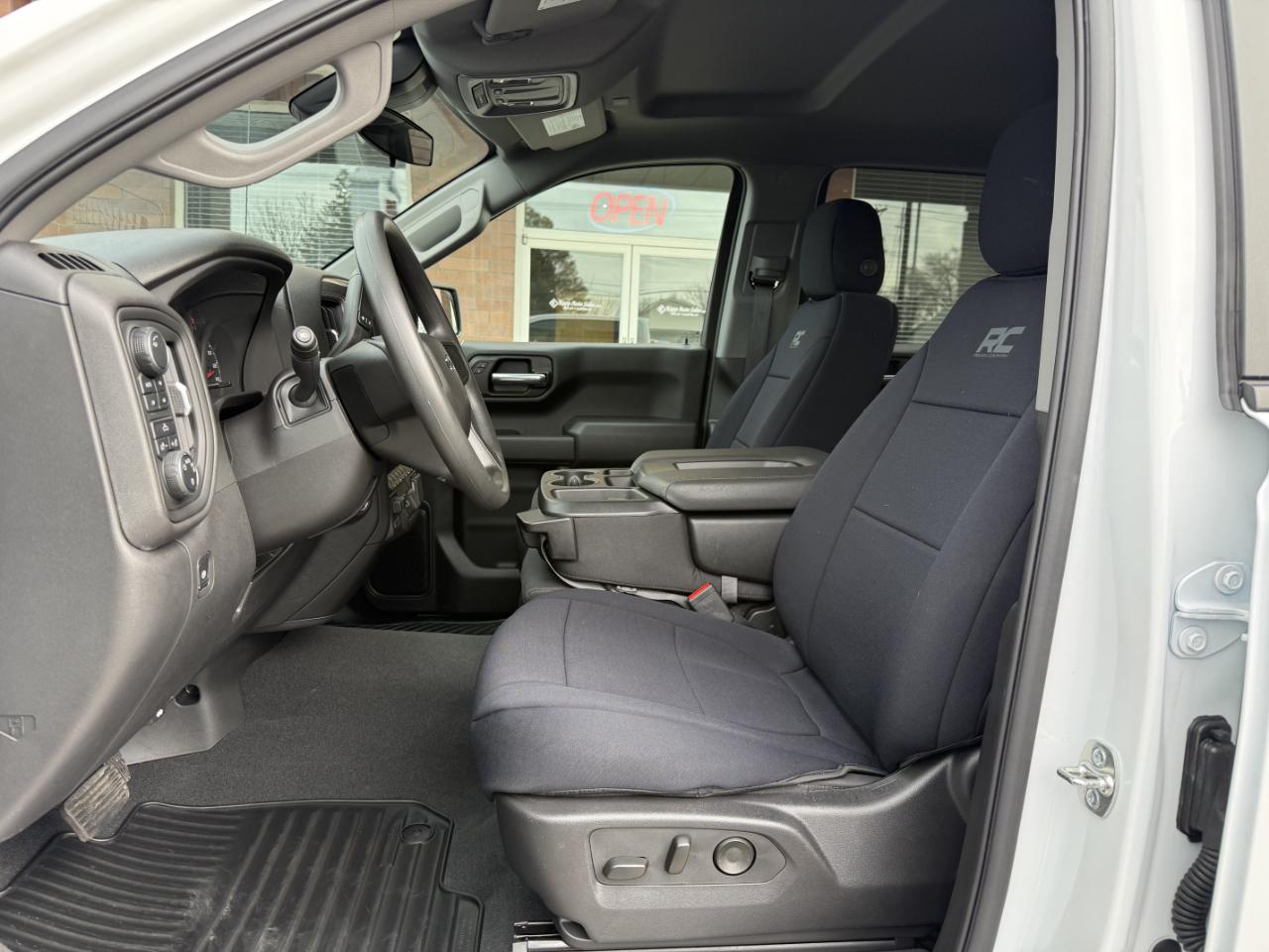 Chevrolet Silverado 1500 4WD Crew Cab 147" Custom Trail Boss 2025