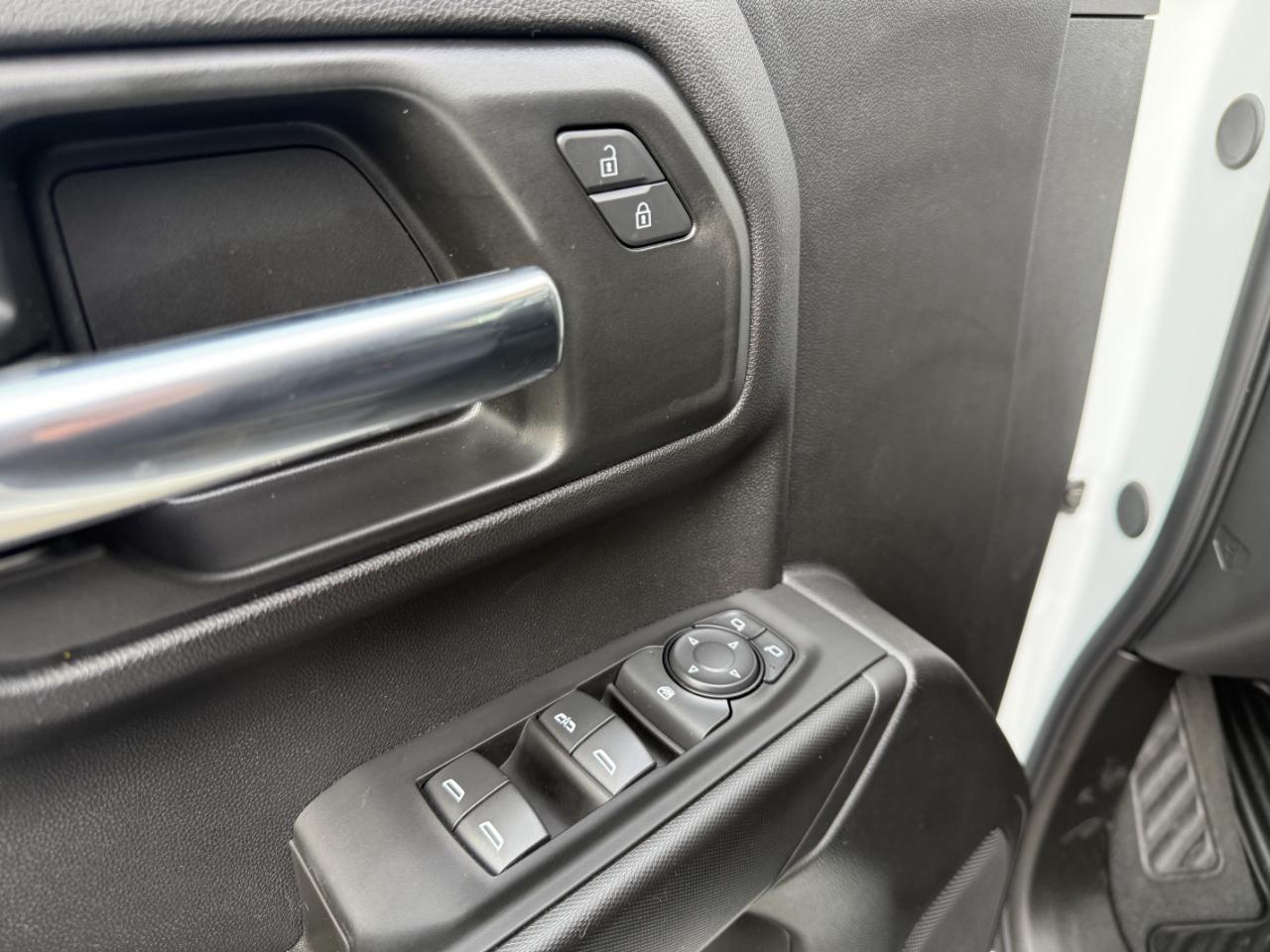 Chevrolet Silverado 1500 4WD Crew Cab 147" Custom Trail Boss 2025