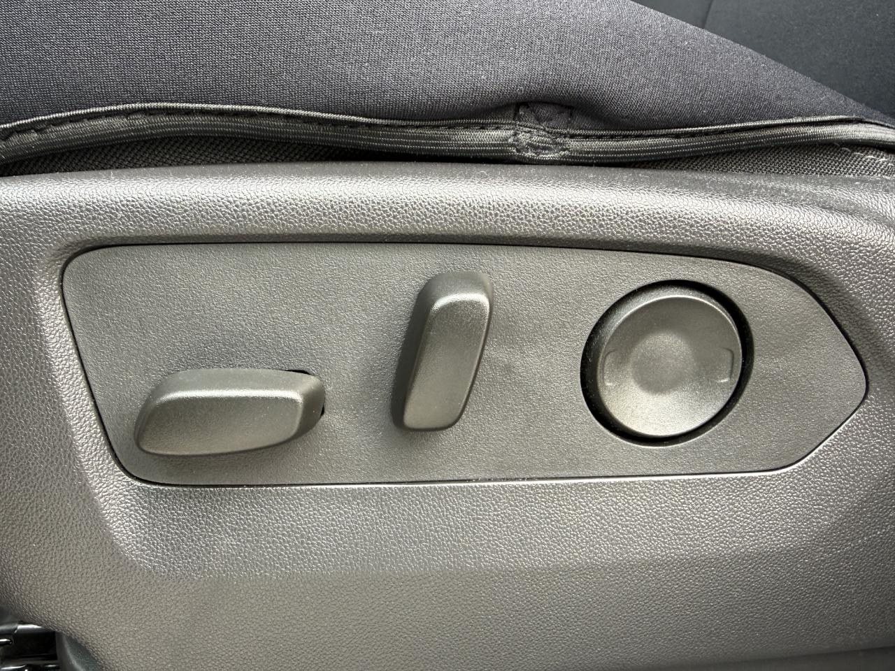 Chevrolet Silverado 1500 4WD Crew Cab 147" Custom Trail Boss 2025