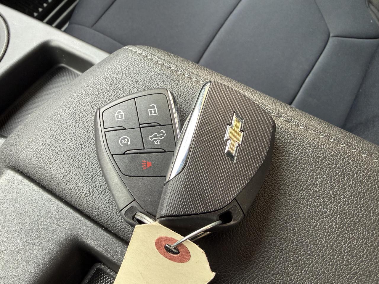 Chevrolet Silverado 1500 4WD Crew Cab 147" Custom Trail Boss 2025