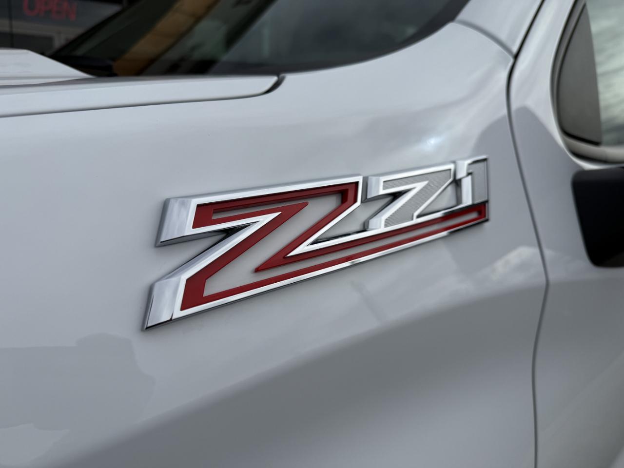 Chevrolet Silverado 1500 4WD Crew Cab 147" Custom Trail Boss 2025