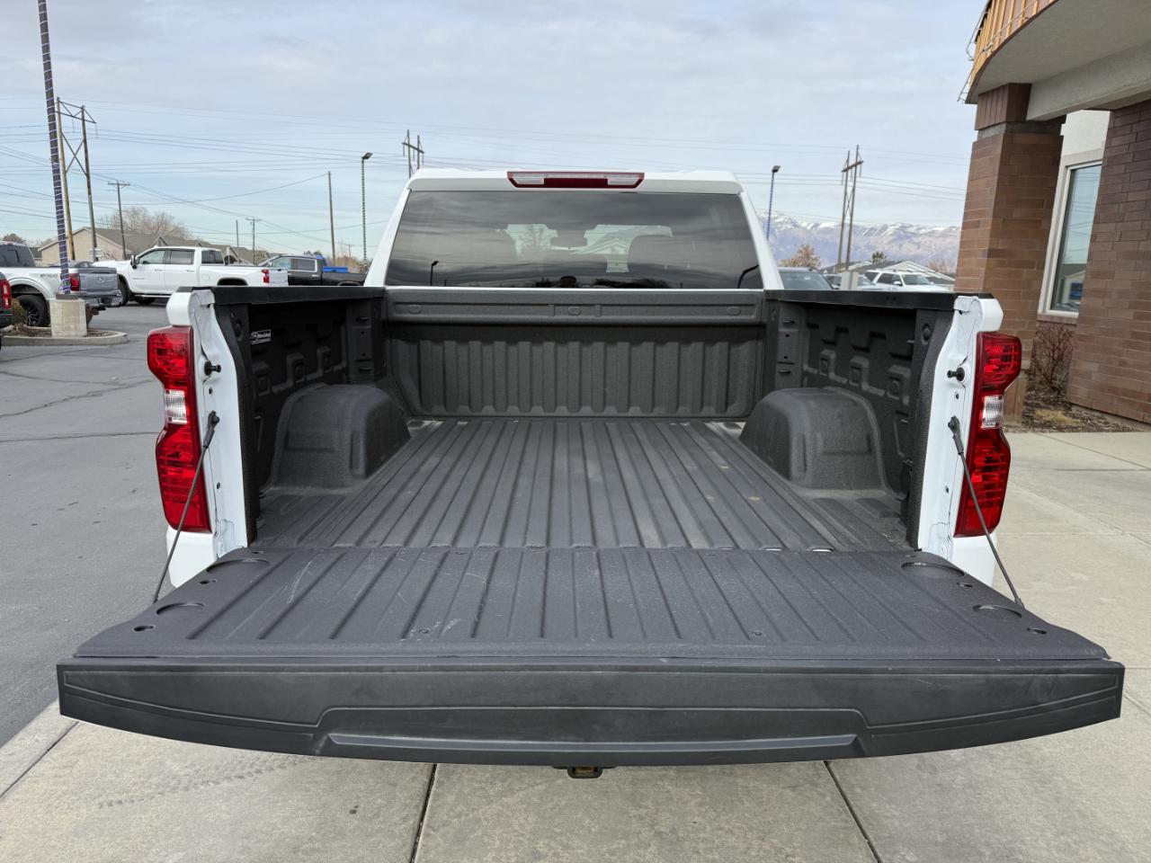 Chevrolet Silverado 1500 4WD Crew Cab 147" Custom Trail Boss 2025