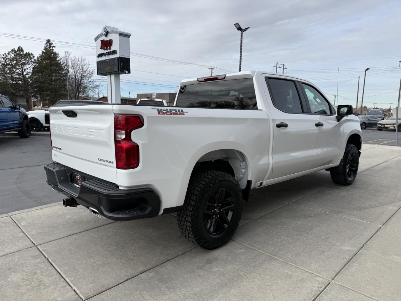 Chevrolet Silverado 1500 4WD Crew Cab 147" Custom Trail Boss 2025