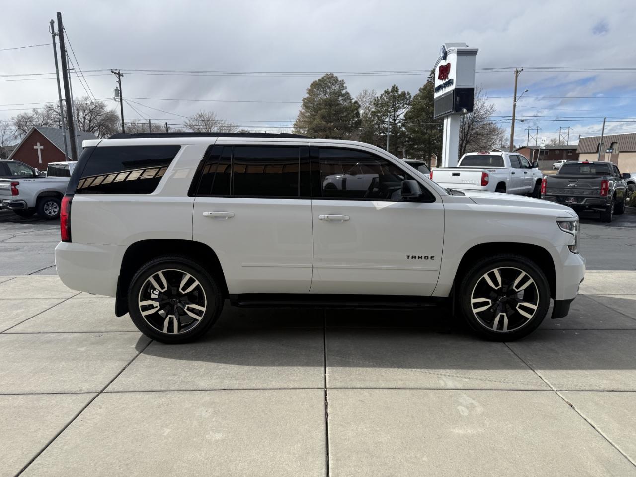 Chevrolet Tahoe 4WD 4dr Premier 2018