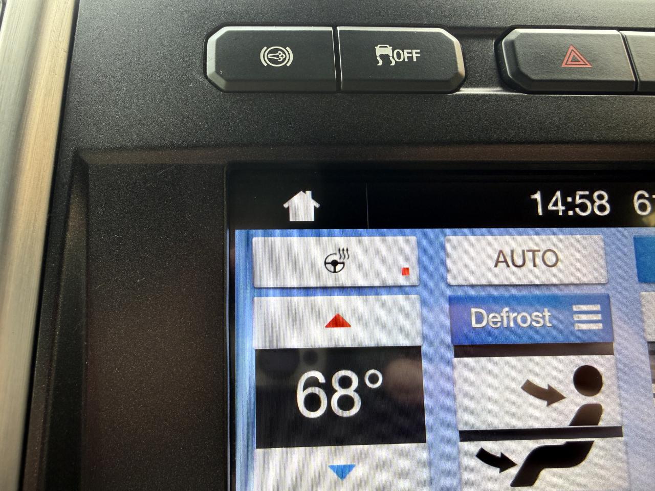 Ford Super Duty F-350 SRW Platinum 4WD Crew Cab 8' Box 2017