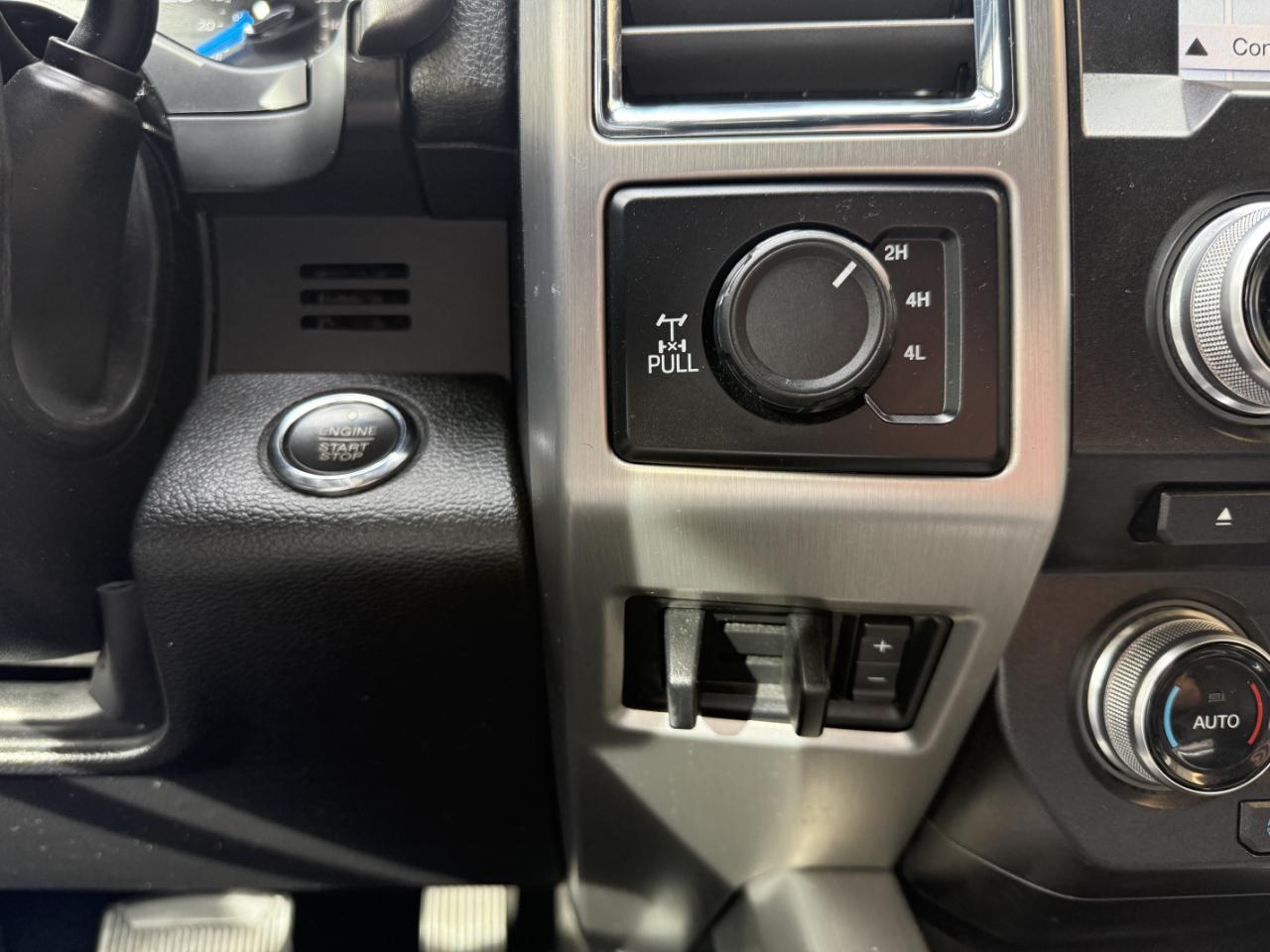 Ford Super Duty F-350 SRW Platinum 4WD Crew Cab 8' Box 2017