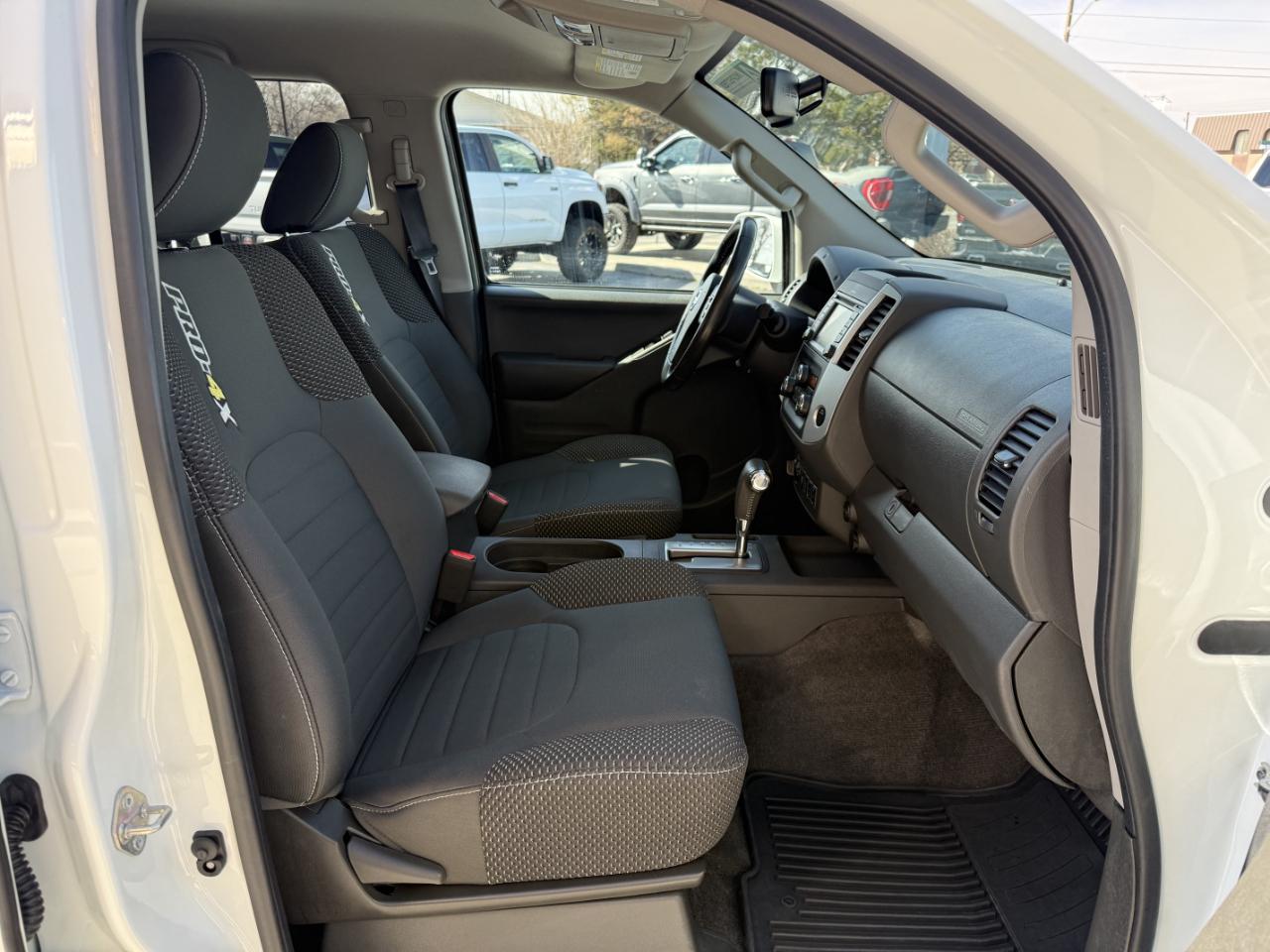 Nissan Frontier Crew Cab 4x4 PRO-4X Auto 2017