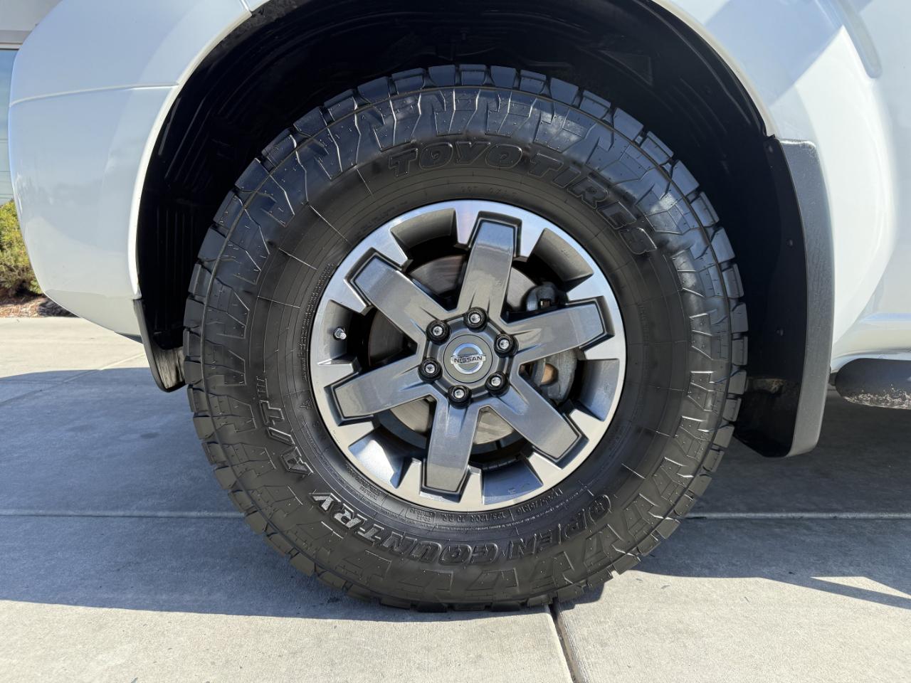 Nissan Frontier Crew Cab 4x4 PRO-4X Auto 2017