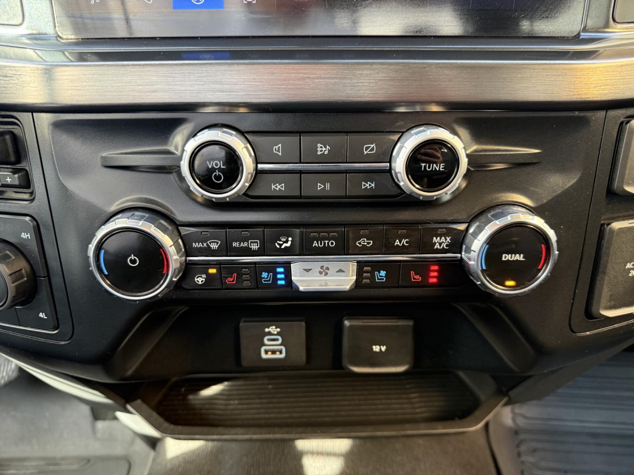 Ford Super Duty F-350 DRW Lariat 4WD Crew Cab 8' Box 2024