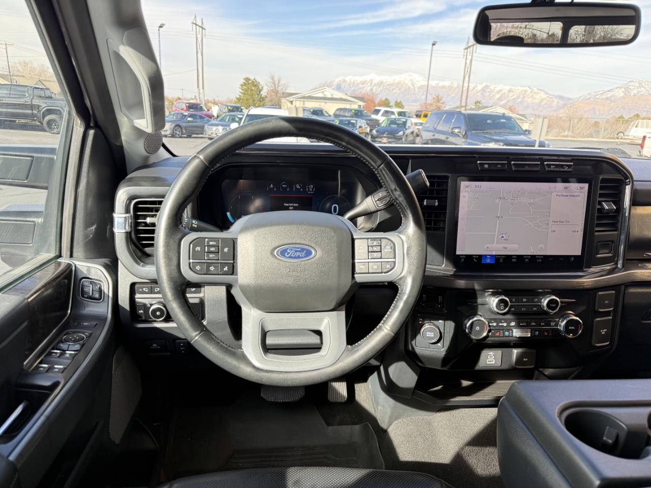 Ford Super Duty F-350 DRW Lariat 4WD Crew Cab 8' Box 2024