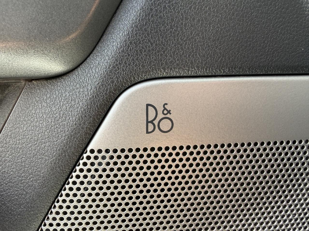 Ford Super Duty F-350 DRW Lariat 4WD Crew Cab 8' Box 2024