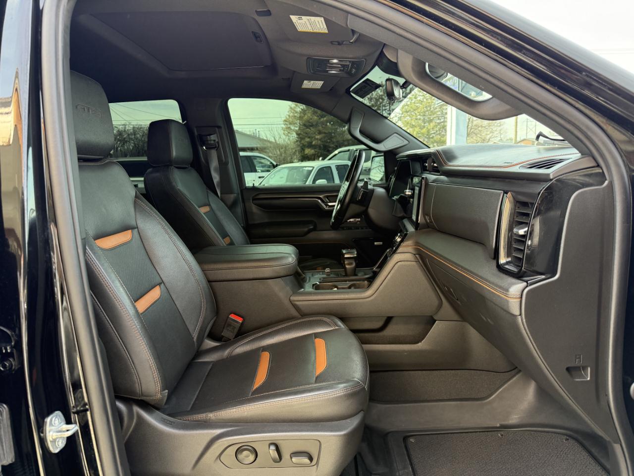 GMC Sierra 1500 4WD Crew Cab 147" AT4 2023