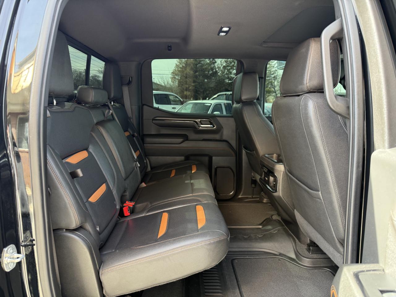 GMC Sierra 1500 4WD Crew Cab 147" AT4 2023