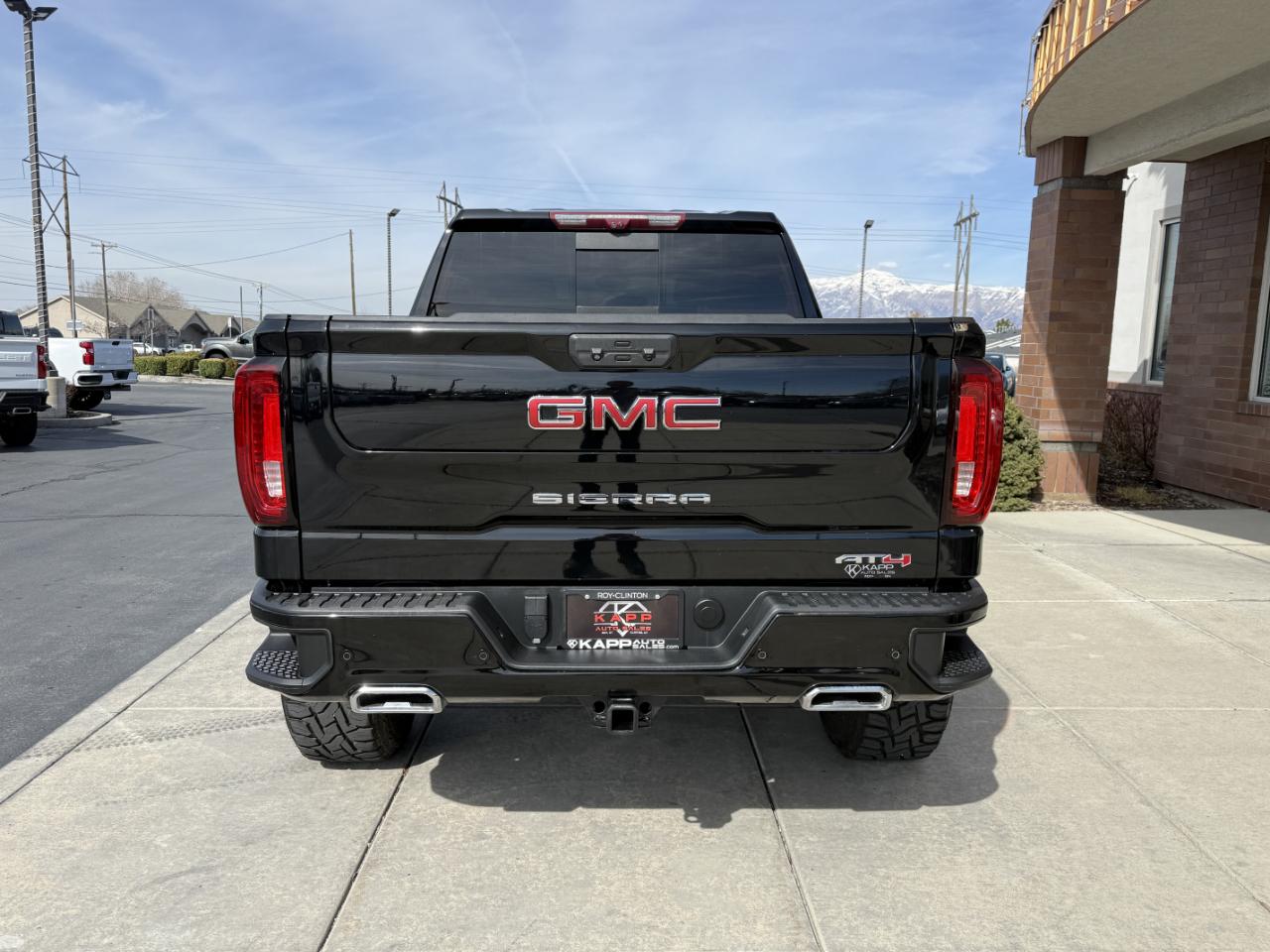 GMC Sierra 1500 4WD Crew Cab 147" AT4 2023