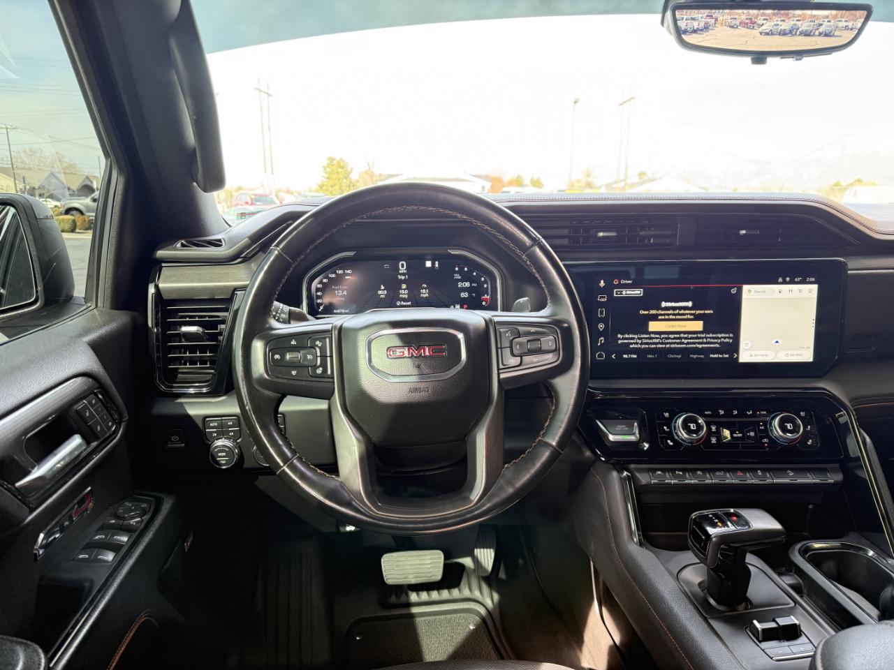 GMC Sierra 1500 4WD Crew Cab 147" AT4 2023