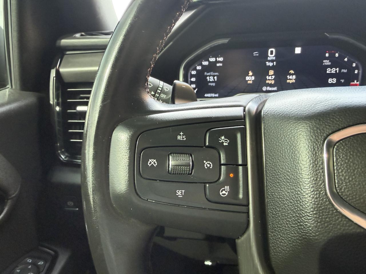 GMC Sierra 1500 4WD Crew Cab 147" AT4 2023