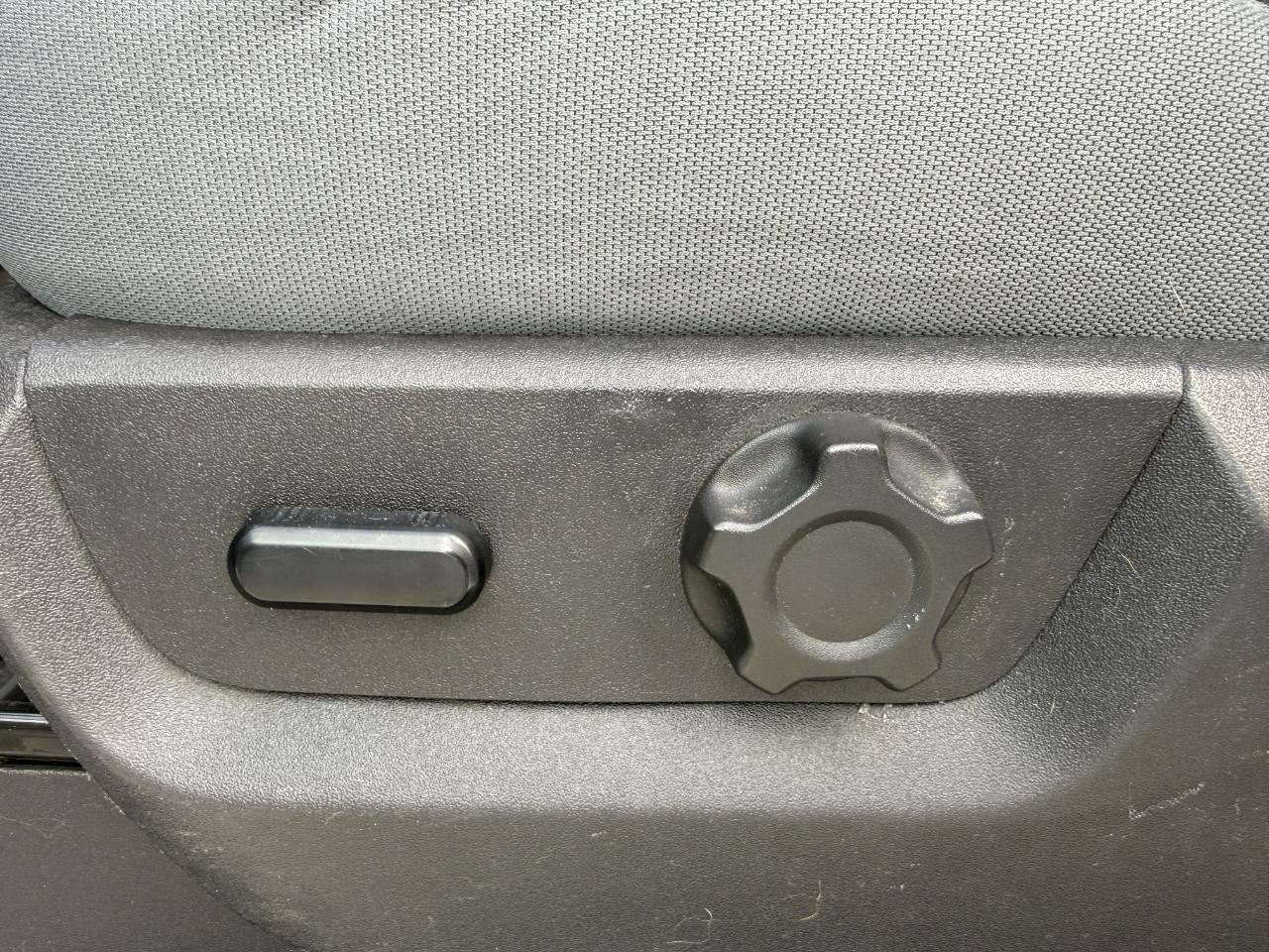 Ford Super Duty F-350 SRW 4WD Crew Cab 172" XLT 2012