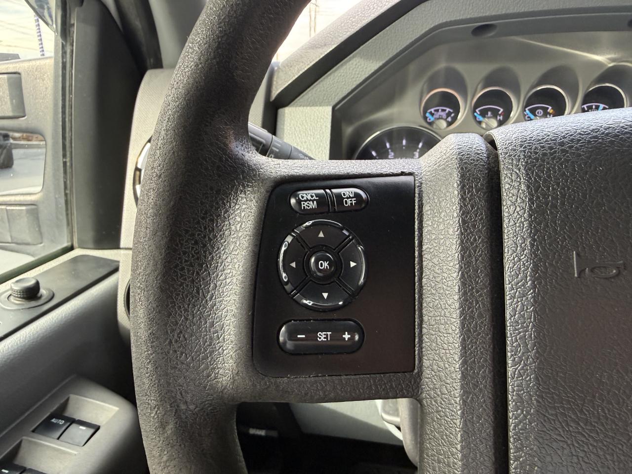 Ford Super Duty F-350 SRW 4WD Crew Cab 172" XLT 2012