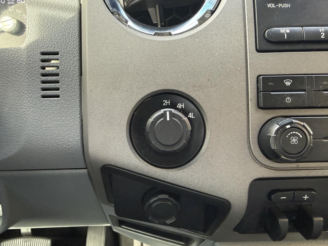 Ford Super Duty F-350 SRW 4WD Crew Cab 172" XLT 2012