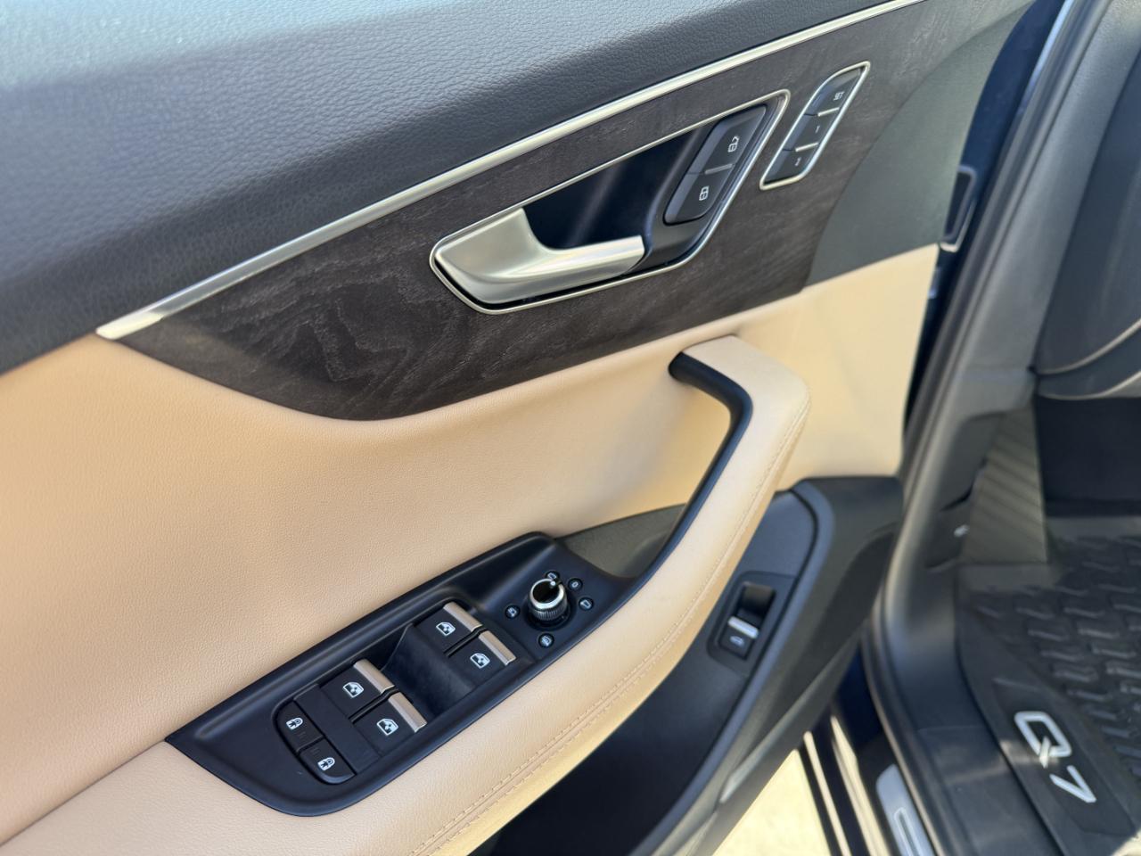 Audi Q7 Premium Plus 45 TFSI quattro 2024